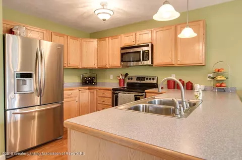 818 Blacksmith Trl, Williamston, MI 48895 photo 9