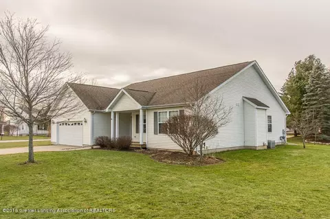 818 Blacksmith Trl, Williamston, MI 48895 photo 3