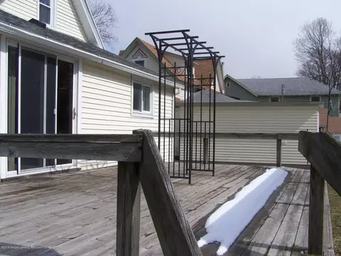 218 E Hamlin St, Eaton Rapids, MI 48827 photo 5