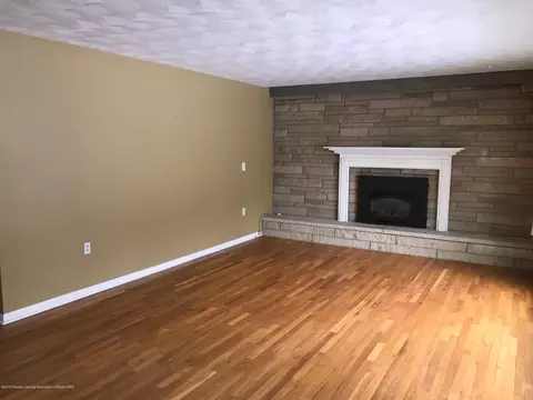 1713 E Stoll Rd, Lansing, MI 48906 photo 5