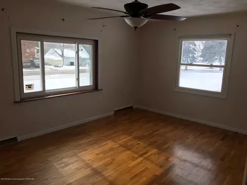 1713 E Stoll Rd, Lansing, MI 48906 photo 11