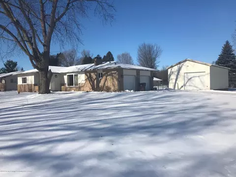 1713 E Stoll Rd, Lansing, MI 48906 photo 1