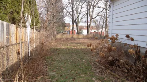 1817 Alpha St, Lansing, MI 48910 photo 6