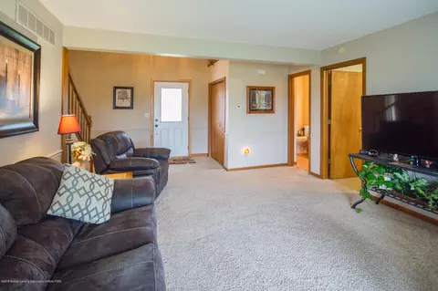 1747 E Townsend Rd, Saint Johns, MI 48879 photo 8