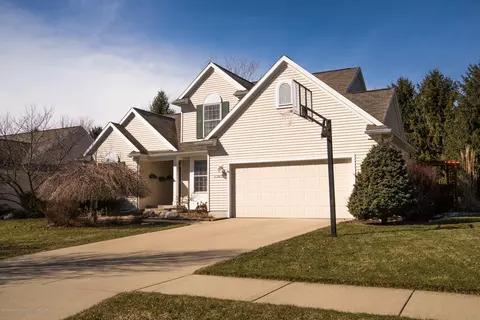 13612 Honeylocust Dr, Dewitt, MI 48820 photo 2