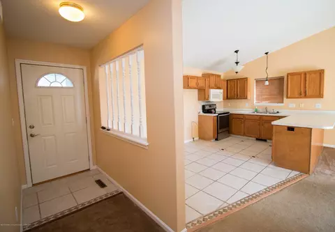 220 E Claremore Dr, Lansing, MI 48911 photo 2