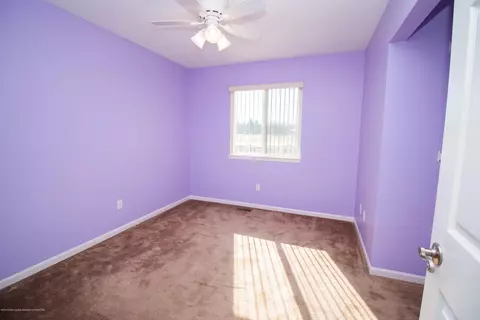 220 E Claremore Dr, Lansing, MI 48911 photo 9
