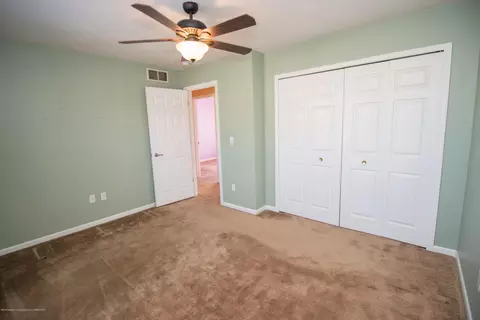 220 E Claremore Dr, Lansing, MI 48911 photo 8