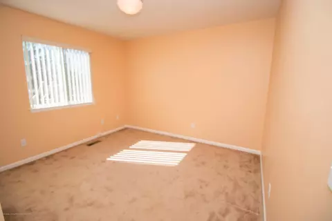 220 E Claremore Dr, Lansing, MI 48911 photo 11