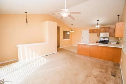 220 E Claremore Dr, Lansing, MI 48911 photo 6