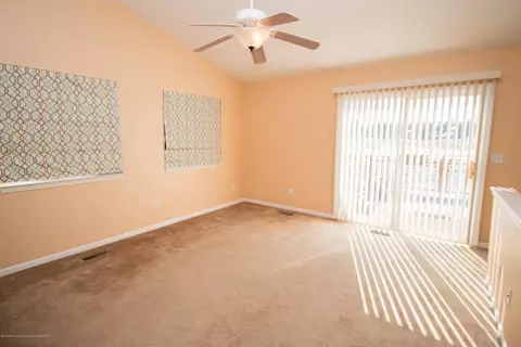 220 E Claremore Dr, Lansing, MI 48911 photo 5