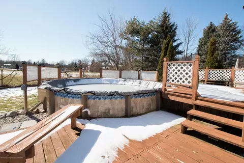 220 E Claremore Dr, Lansing, MI 48911 photo 22