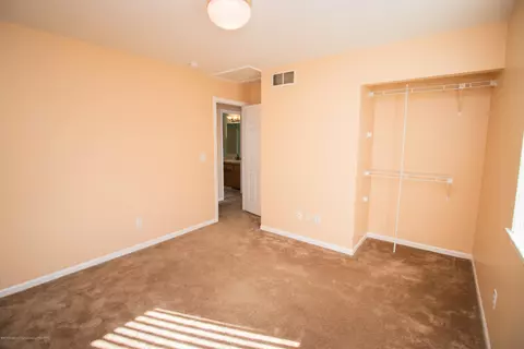 220 E Claremore Dr, Lansing, MI 48911 photo 12