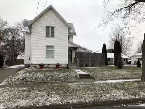 507 E Higham St, Saint Johns, MI 48879 photo 1