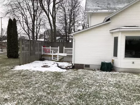 507 E Higham St, Saint Johns, MI 48879 photo 6