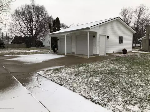 507 E Higham St, Saint Johns, MI 48879 photo 3