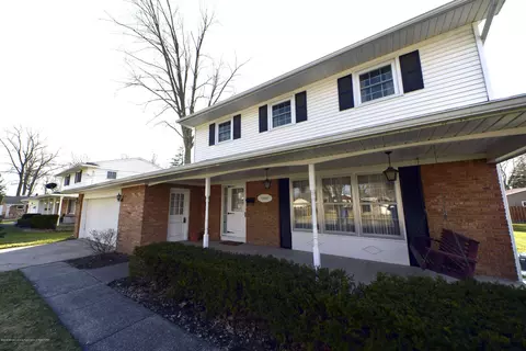 1206 Pine St, Grand Ledge, MI 48837 photo 2