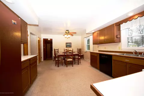 1206 Pine St, Grand Ledge, MI 48837 photo 9