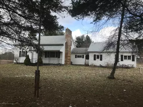 8251 S Dewitt Rd, Dewitt, MI 48820 photo 1