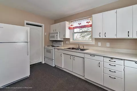 3700 Holt Rd, Holt, MI 48842 photo 11