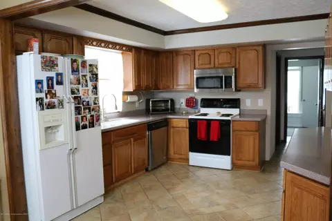 2104 Piney Point Dr, Lansing, MI 48917 photo 8