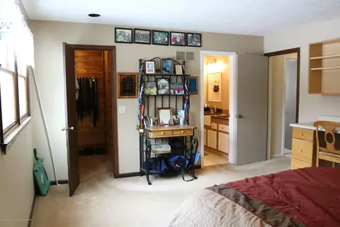 2104 Piney Point Dr, Lansing, MI 48917 photo 13