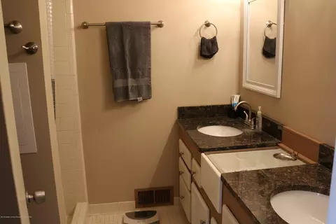2104 Piney Point Dr, Lansing, MI 48917 photo 14
