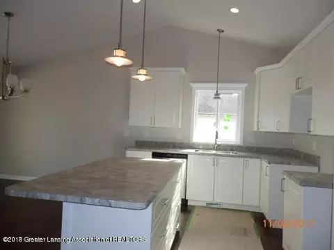 302 N Scott St, Dewitt, MI 48820 photo 4