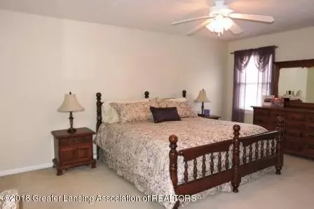 13102 Blaisdell Dr, Dewitt, MI 48820 photo 16