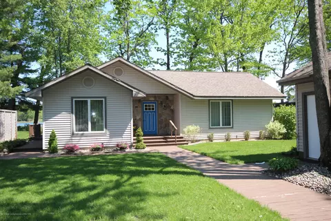 4985 Ruby Dr, Gladwin, MI 48624 photo 2