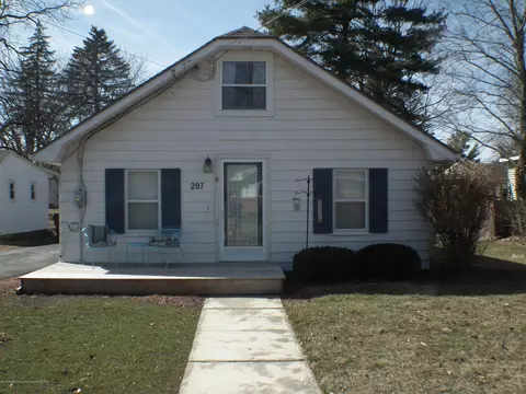 207 Wilson St, Dewitt, MI 48820 photo 1