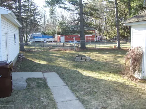 154 Cherry, Dimondale, MI 48821 photo 23