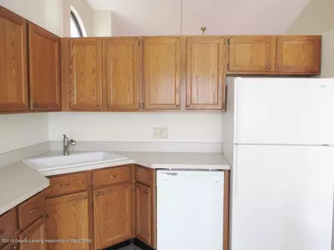 6516 Springtree Ln, Lansing, MI 48917 photo 3