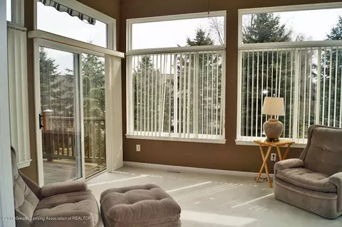 41 Harrogate Dr, Mason, MI 48854 photo 4