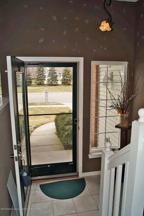 41 Harrogate Dr, Mason, MI 48854 photo 2