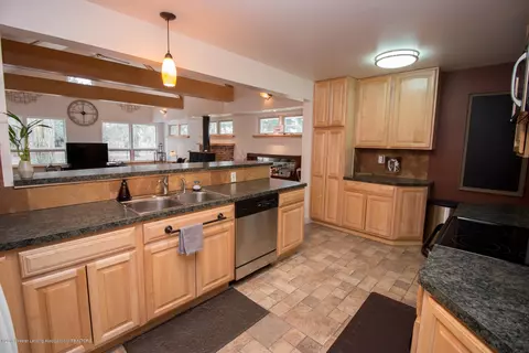 5642 Green Rd, Haslett, MI 48840 photo 10