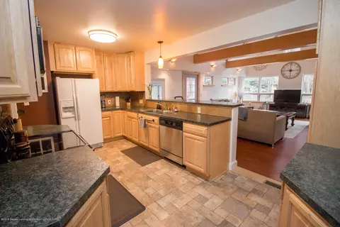 5642 Green Rd, Haslett, MI 48840 photo 8