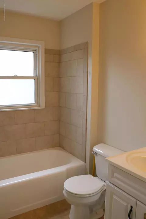624 Iris Ave, Lansing, MI 48917 photo 11
