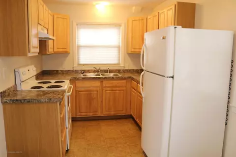 624 Iris Ave, Lansing, MI 48917 photo 4