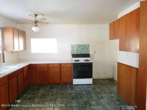 341 N Rogers St, Mason, MI 48854 photo 5