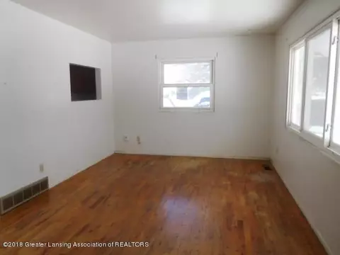 341 N Rogers St, Mason, MI 48854 photo 3
