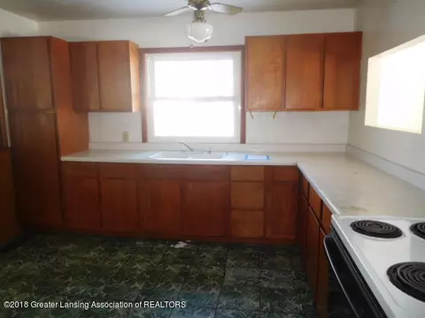 341 N Rogers St, Mason, MI 48854 photo 6