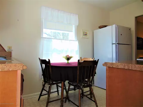 121 E Willow, Perry, MI 48872 photo 4