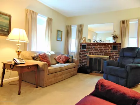 121 E Willow, Perry, MI 48872 photo 3