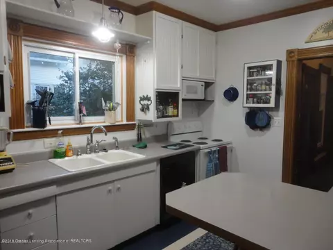 405 E Walker St, Saint Johns, MI 48879 photo 12