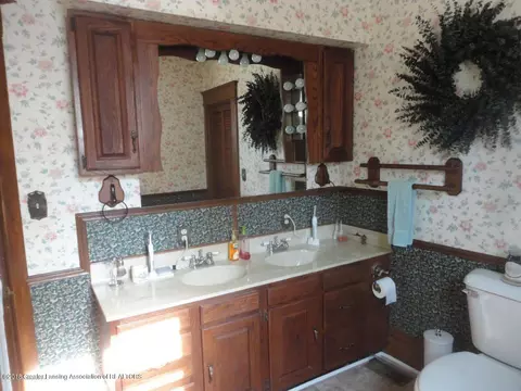 405 E Walker St, Saint Johns, MI 48879 photo 18