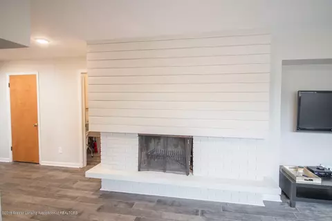 4909 Grandwoods Dr, Lansing, MI 48917 photo 17