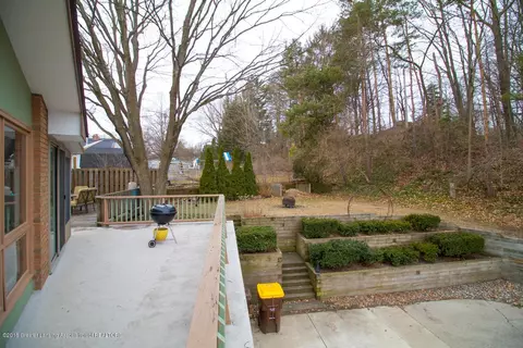 4909 Grandwoods Dr, Lansing, MI 48917 photo 10