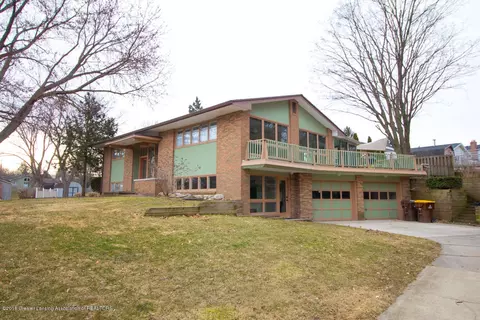 4909 Grandwoods Dr, Lansing, MI 48917 photo 1
