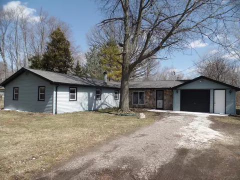 2144 Gilbert Rd, Lansing, MI 48911 photo 1